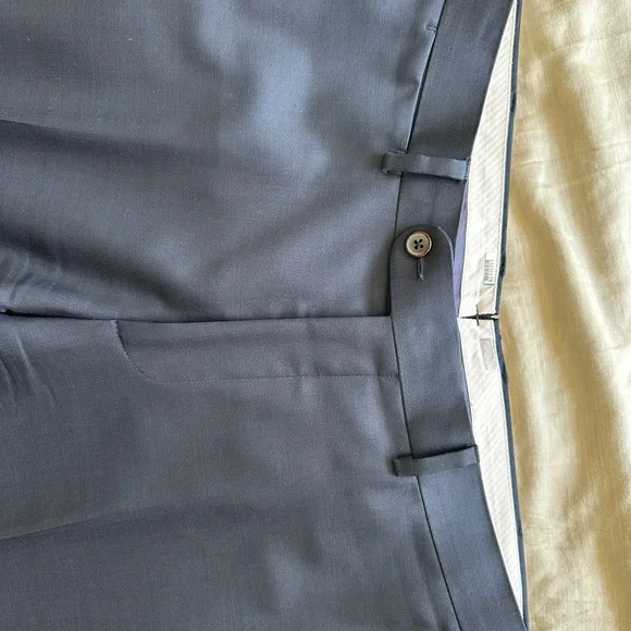 Suitsupply S110’s Midnight Blue Lazio Suit